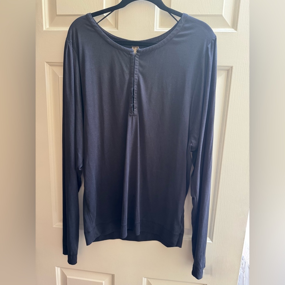 WE THE FREE Hook & Eye Metallic Gray L/S Oversized Blouse Womens size Large